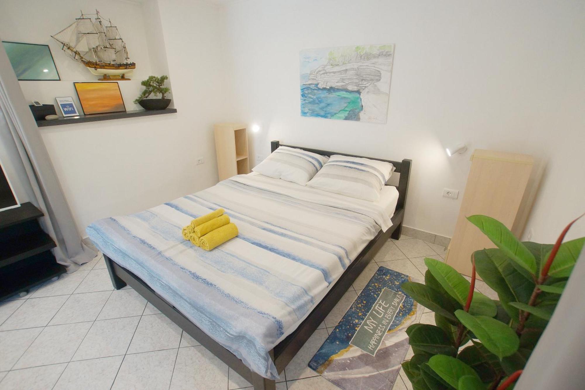 Luna 22 Poreč Exterior foto